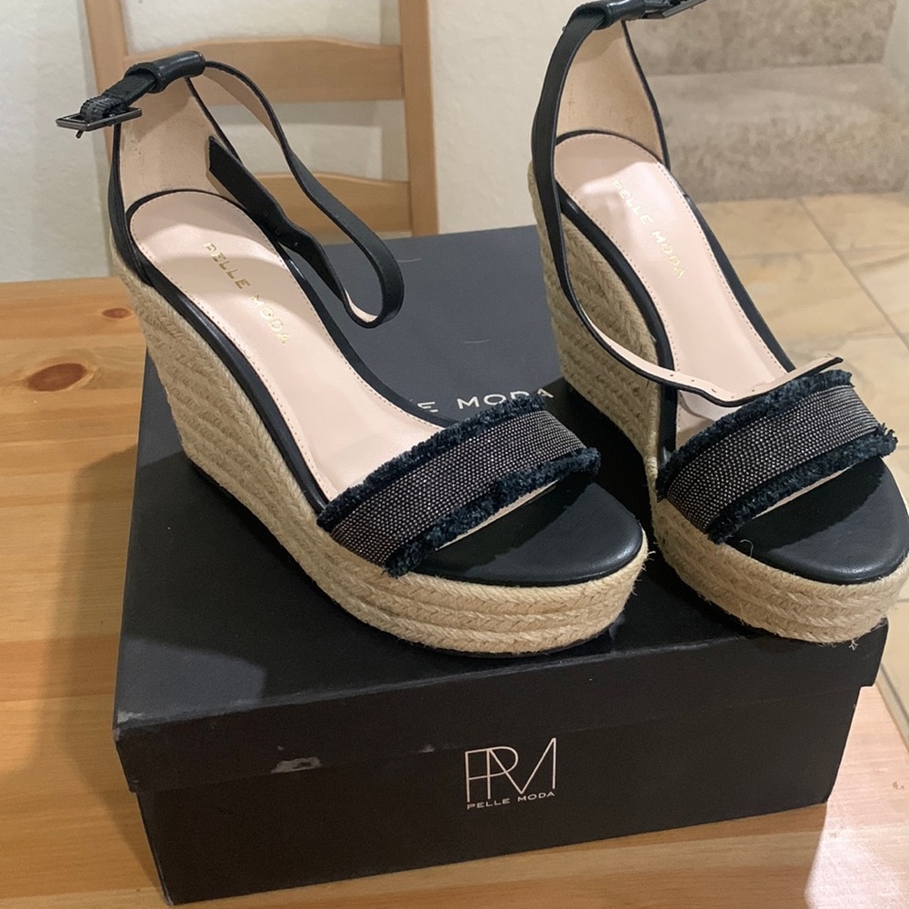 New Pelle Moda black leather wedges